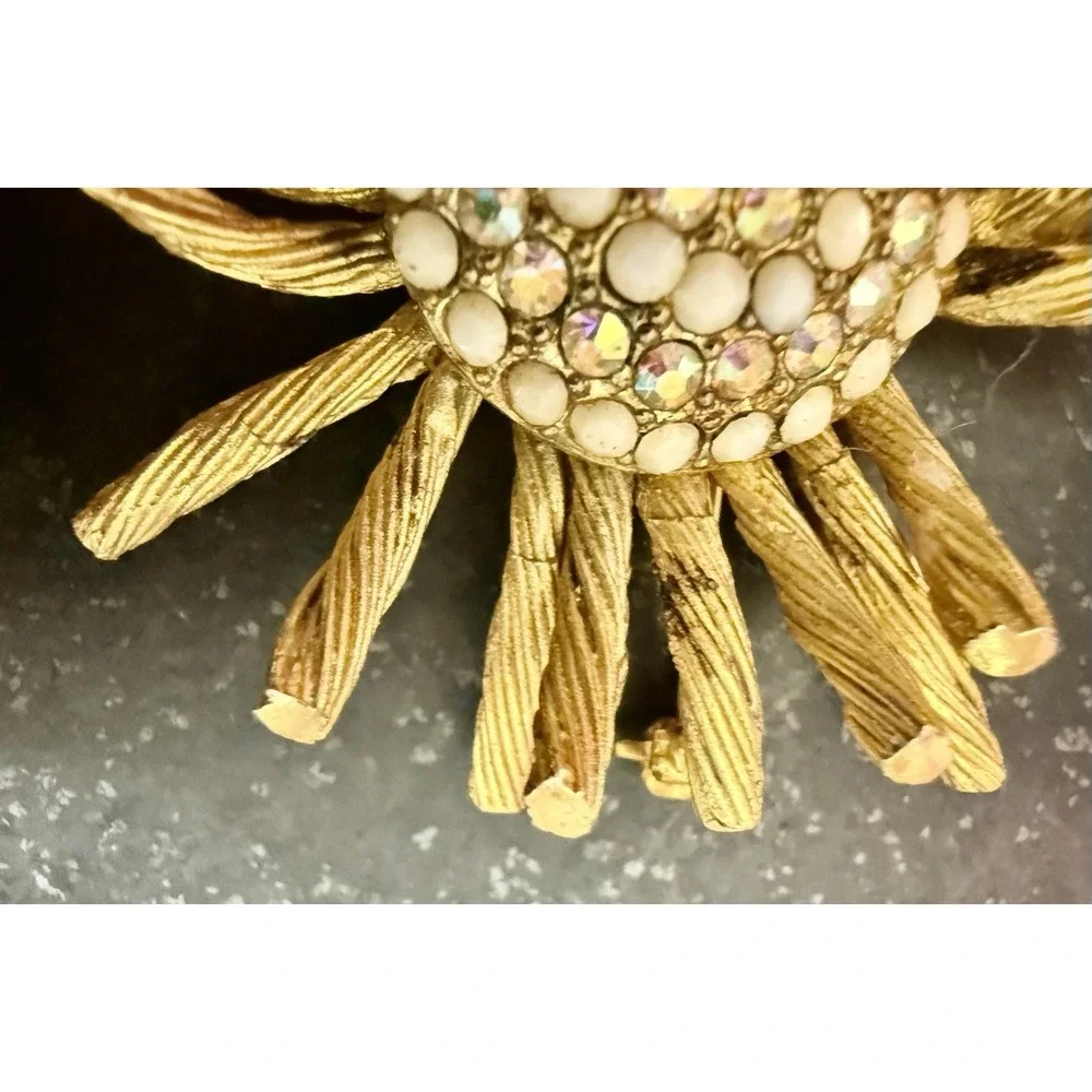 Hattie Carnegie add timeless